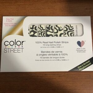 Feeling fab-boo-lous SOLD OUT glow in the dark  color street set​